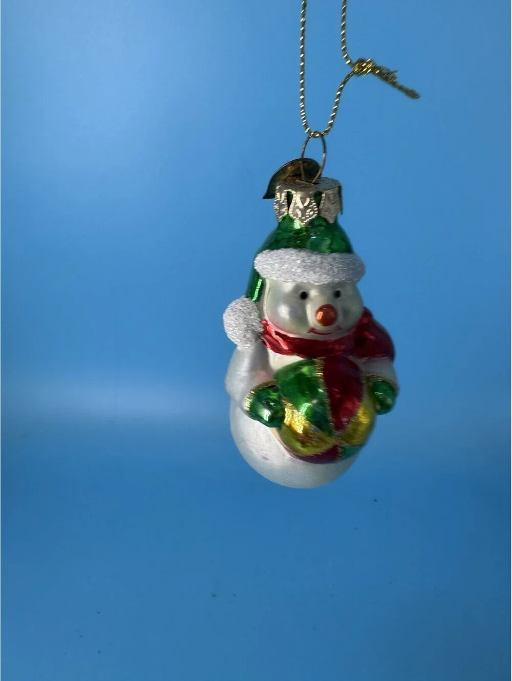 Vintage 2003 Thomas Pacconi Blown Glass Snowman Holding Beach Ball Ornament 3.5
